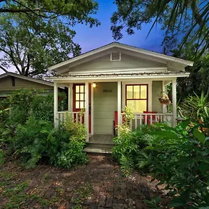 Charming 1923 At Erehwon Retreat Holiday home Tampa
